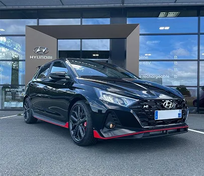 voiture hyndai rouge et noir à Blois dans le Loir-et-Cher 41